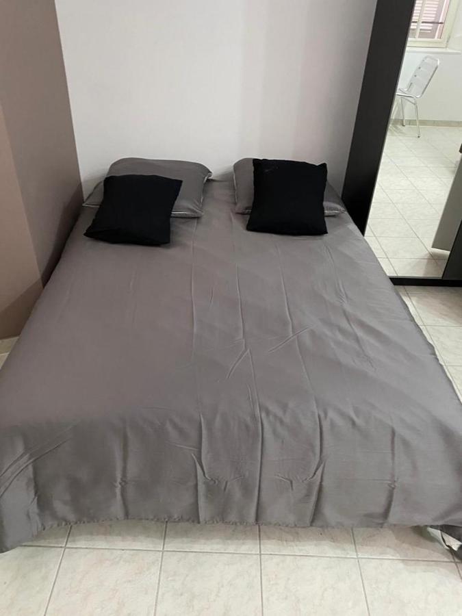 Five Stars S2 Aparthotel Marsiglia Esterno foto